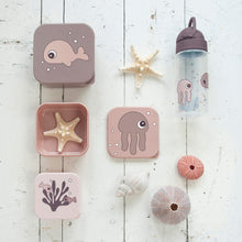 Afbeelding in Gallery-weergave laden, Done by Deer Broodtrommel set van 3 - Sea friends roze