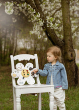 Afbeelding in Gallery-weergave laden, Foxy Family Activiteitenbord - Daisy