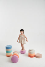 Afbeelding in Gallery-weergave laden, Moes Play Rainbow chair