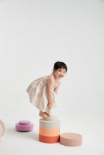 Afbeelding in Gallery-weergave laden, Moes Play Rainbow chair