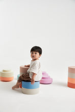 Afbeelding in Gallery-weergave laden, Moes Play Rainbow chair