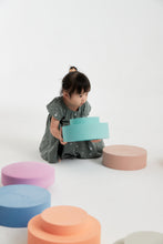 Afbeelding in Gallery-weergave laden, Moes Play Rainbow chair