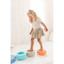 Afbeelding in Gallery-weergave laden, Moes Play Rainbow chair