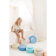 Afbeelding in Gallery-weergave laden, Moes Play Rainbow chair