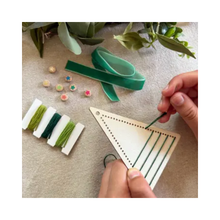 Afbeelding in Gallery-weergave laden, Cotton Twist Gestikte kerstboom decoratieset