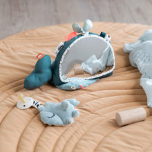 Afbeelding in Gallery-weergave laden, Done by Deer Vloer activiteitenspiegel - Wally