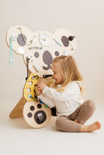 Afbeelding in Gallery-weergave laden, Foxy Family Henry de Koala Activiteitenbord