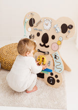 Afbeelding in Gallery-weergave laden, Foxy Family Henry de Koala Activiteitenbord