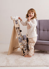 Afbeelding in Gallery-weergave laden, Foxy Family Mika de Lama Activiteitenbord NIEUW