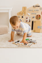 Afbeelding in Gallery-weergave laden, Foxy Family Activiteitenbord Huis Mini - Mint