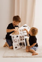 Afbeelding in Gallery-weergave laden, Foxy Family Activiteitenbord Huis Wit