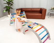 Afbeelding in Gallery-weergave laden, Wood & Hearts Speeltoestel grijs en regenboog