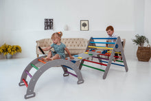 Afbeelding in Gallery-weergave laden, Wood & Hearts Speeltoestel grijs en regenboog