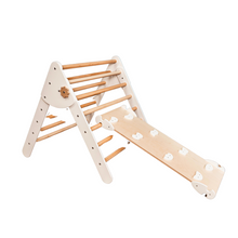 Afbeelding in Gallery-weergave laden, Wood & Hearts Klimdriehoek met glijbaan en klimwand - Naturel met wit