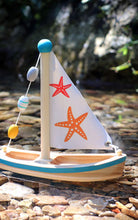 Afbeelding in Gallery-weergave laden, Small Foot Waterspeelgoed Zeilboot Zeester
