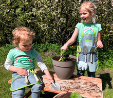 Afbeelding in Gallery-weergave laden, Small Foot Fanny pack met tuingereedschap