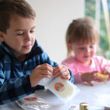 Afbeelding in Gallery-weergave laden, Kidiyo Avonturenbox: Boek, vogelcupcakes & vogelspotkaart