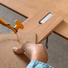 Afbeelding in Gallery-weergave laden, ToolKid® Figuurzaagplankje inclusief klem
