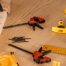Afbeelding in Gallery-weergave laden, ToolKid® Set van 2 snelspanklemmen voor kinderen

