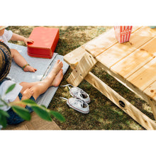 Afbeelding in Gallery-weergave laden, Plum picknicktafel met parasol
