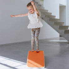Afbeelding in Gallery-weergave laden, Jindl balance board met vilt - Oranje (Levertijd tijdelijk 4 weken)
