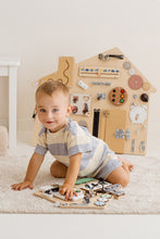 Afbeelding in Gallery-weergave laden, Foxy Family Activiteitenbord Huis Mini - Mint
