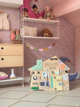 Afbeelding in Gallery-weergave laden, Foxy Family Activiteitenbord Huis Pastel
