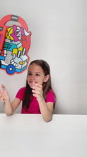 Video laden en afspelen in Gallery-weergave, OMY Super kleur- en stickerboek Yummy
